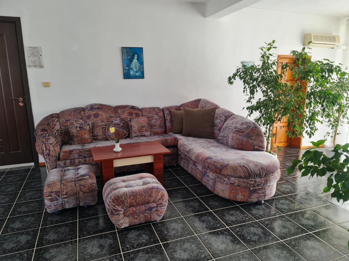 Hotel Rai Obrochishte 외부 사진